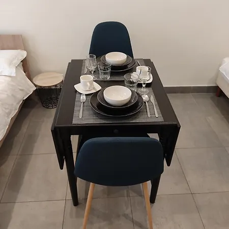 Chez Nous Et Chez Vous * Paris